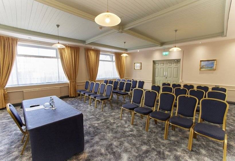 هتل Waterford Marina