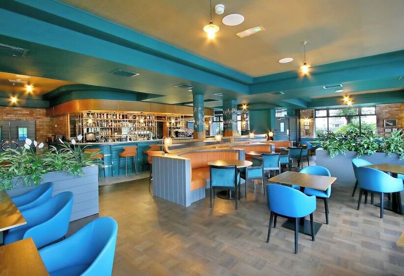 هتل Waterford Marina