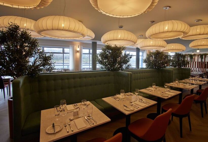 هتل Waterford Marina