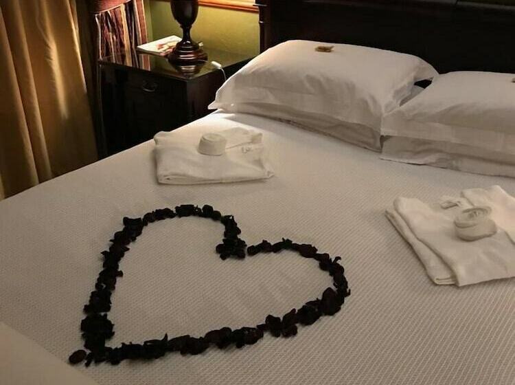 בית מלון כפרי Whistletree Manor Boutique