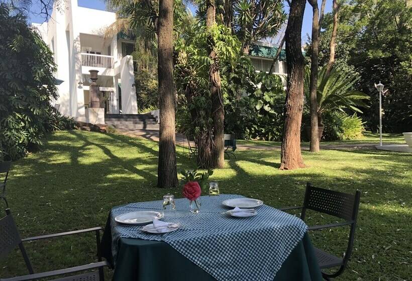 בית מלון כפרי Whistletree Manor Boutique