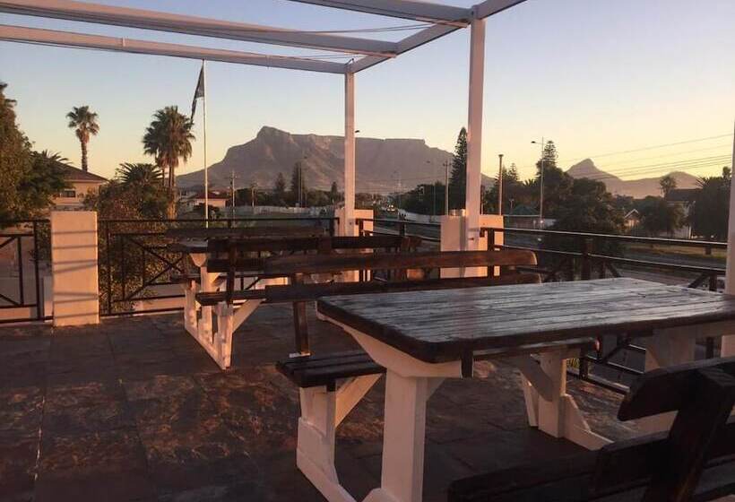 فندق Woodbridge Lodge