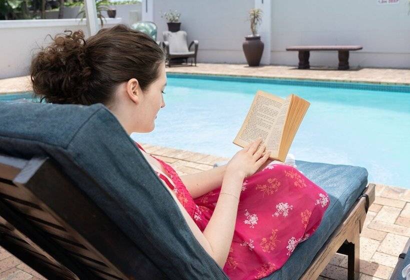 فندق Woodbridge Lodge