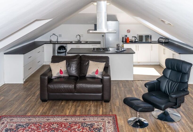 فندق Woodbridge Lodge