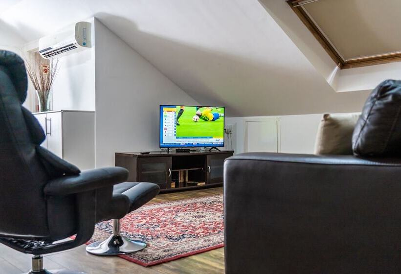 فندق Woodbridge Lodge