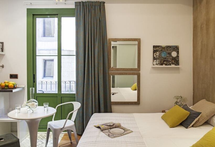 Ainb Born Dames Apartments