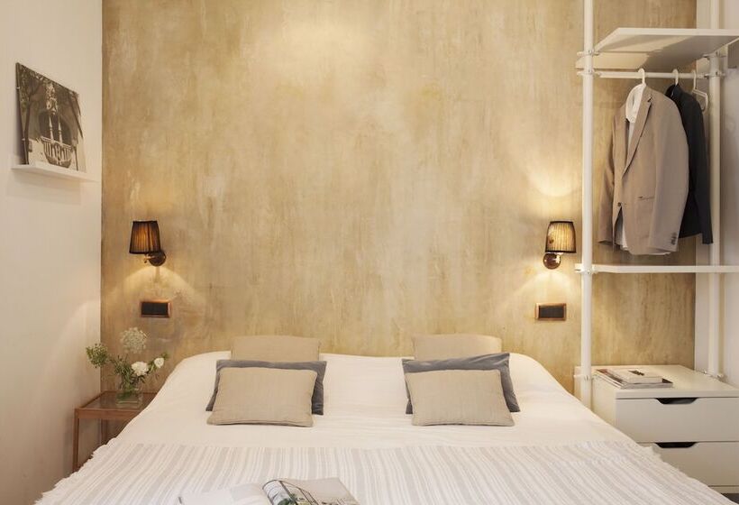 Ainb Born Dames Apartments