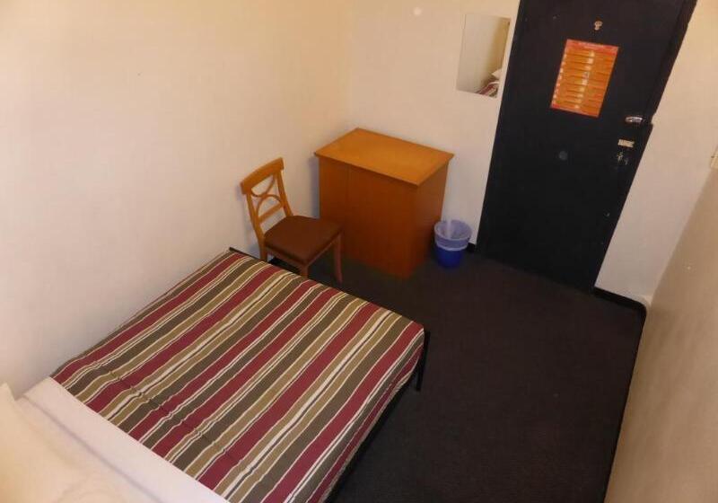 فندق صغير Maze Backpackers   Sydney