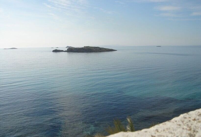 Apartamentos Llevant