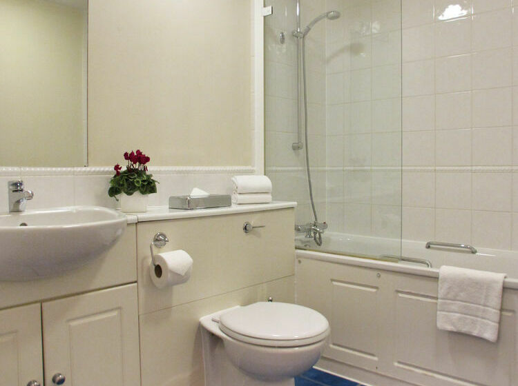 Bridgestreet Market View