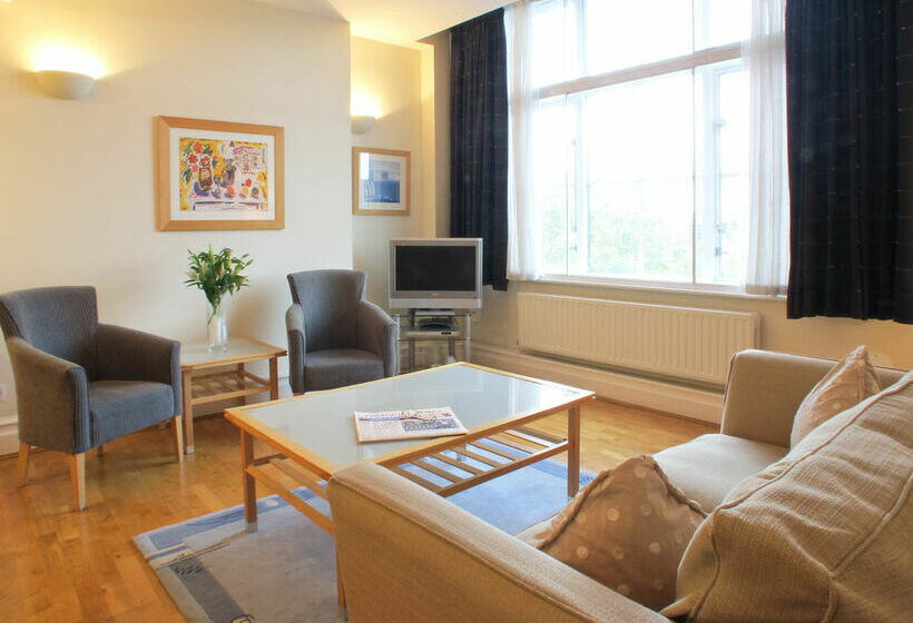 Bridgestreet Market View