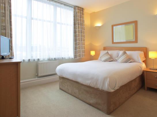 Bridgestreet Market View