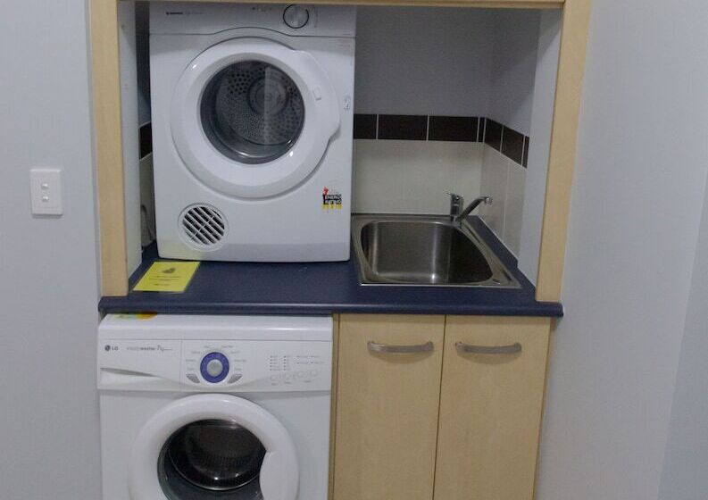 Caloundra Central Apartment Hotel Official