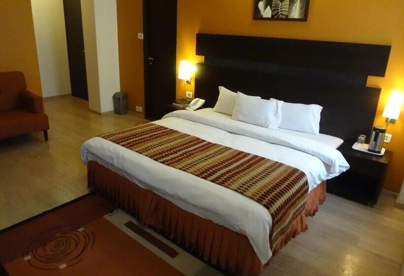 Chateau Windsor Hotel   Marine Drive