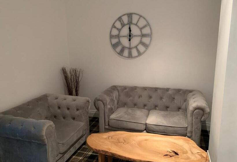 Crowwood Hotel And Alba Restaurant