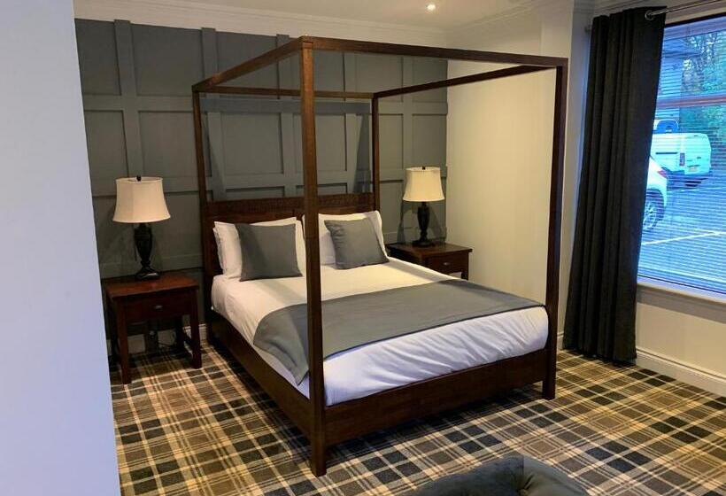 Crowwood Hotel And Alba Restaurant