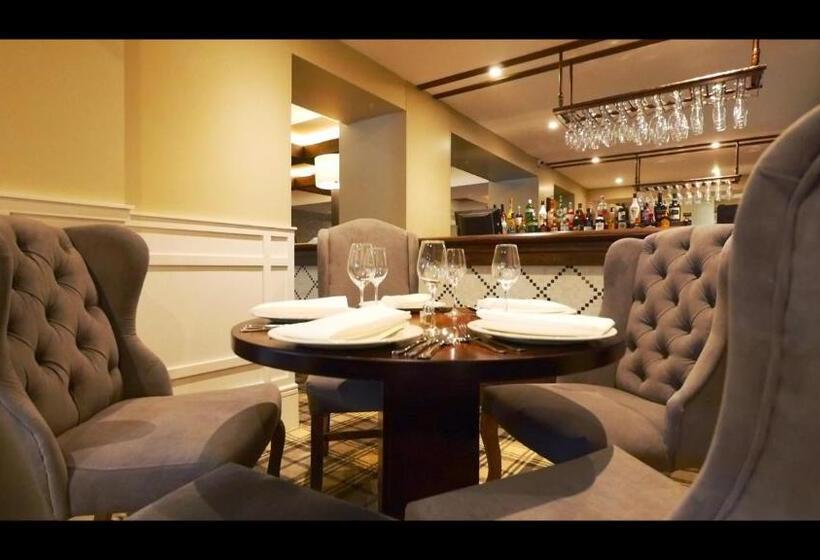 Crowwood Hotel And Alba Restaurant