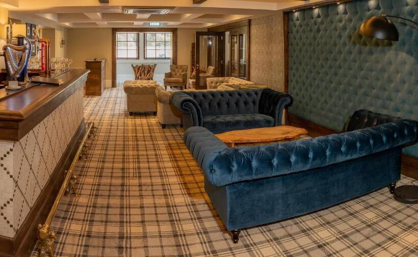 Crowwood Hotel And Alba Restaurant