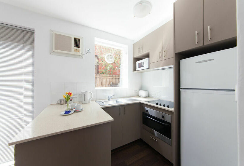 Easystay Apartments Raglan Street