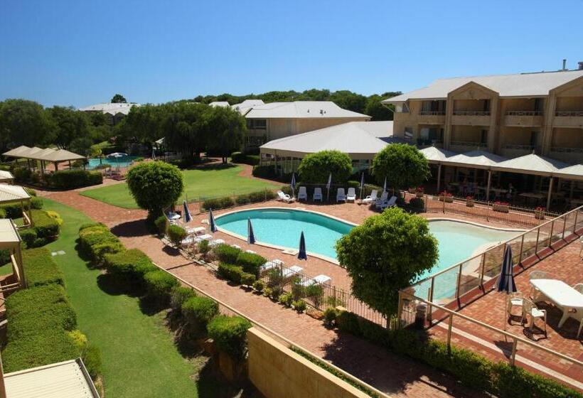 בית מלון כפרי Abbey Beach Resort