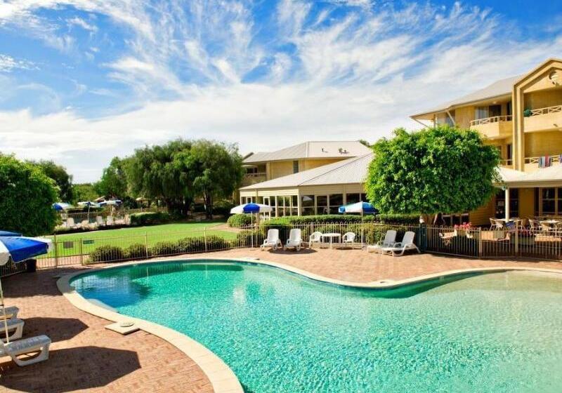 בית מלון כפרי Abbey Beach Resort