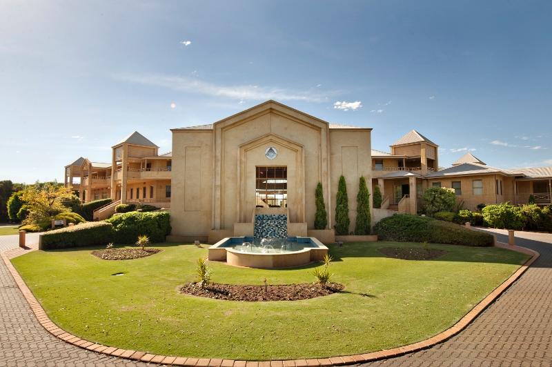 בית מלון כפרי Abbey Beach Resort