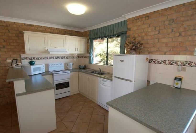 هتل Acacia Apartments