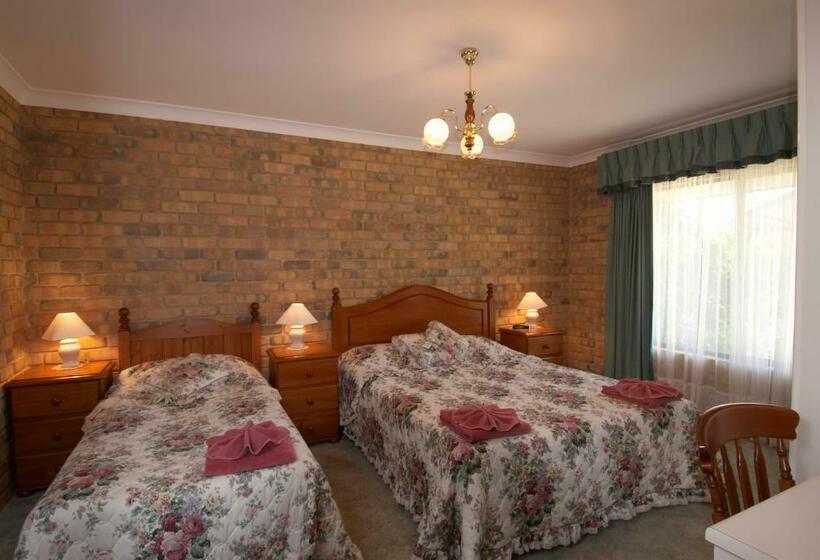 هتل Acacia Apartments