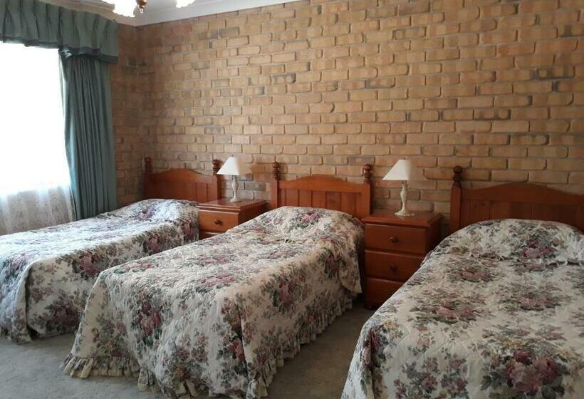 هتل Acacia Apartments