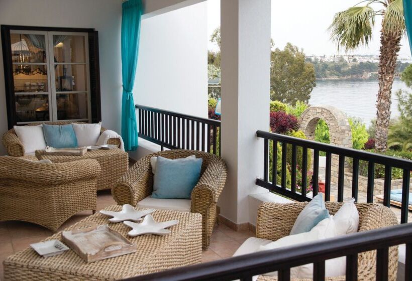 Отель Aegean Suites, Santikos Collection