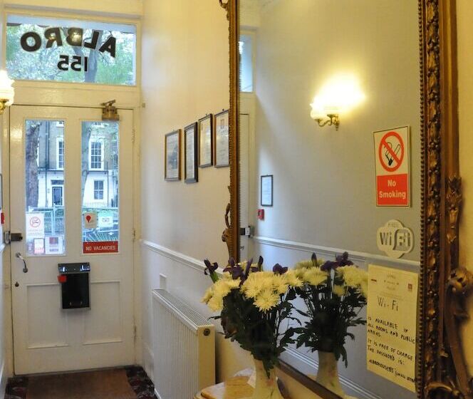 Отель Albro House