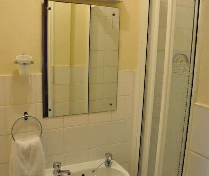 Отель Albro House