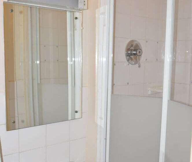 Отель Albro House