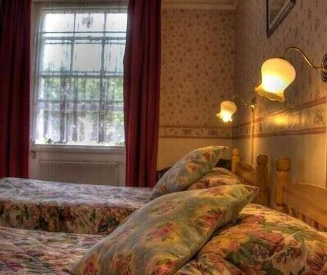 Отель Albro House