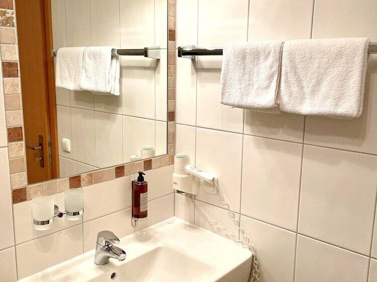 Отель Altdeutsche Weinstube  Superior