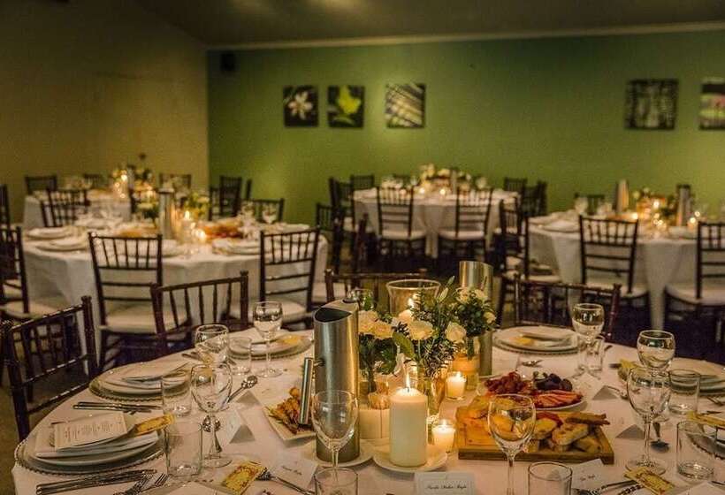 בית מלון כפרי Angourie Resort