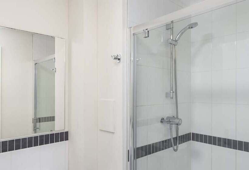 Отель Astor York Hostel