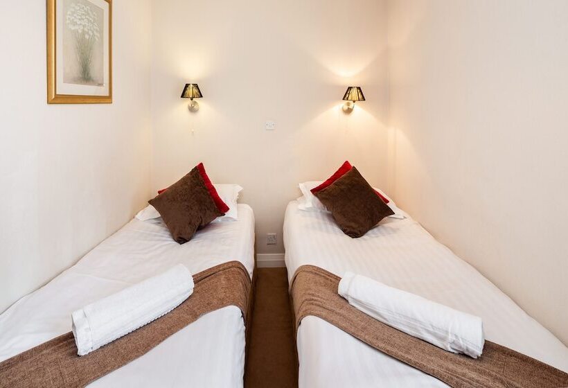 Отель Astor York Hostel