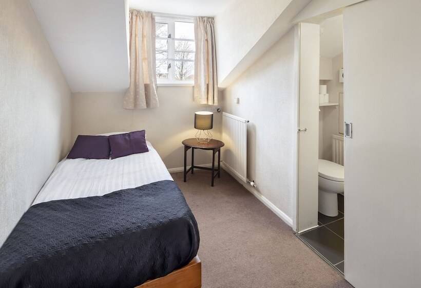 Отель Astor York Hostel