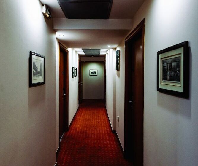 فندق Athens Mirabello