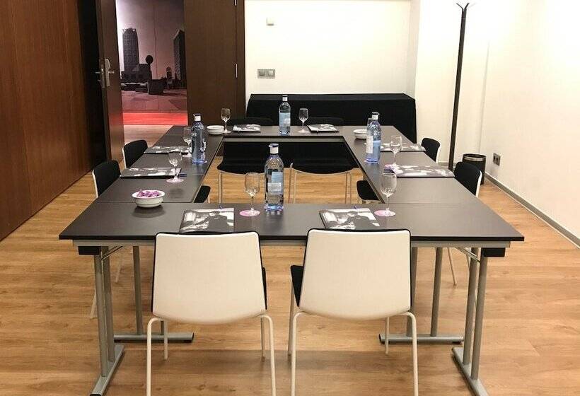 ホテル Indigo Barcelona Plaza Espana, An Ihg