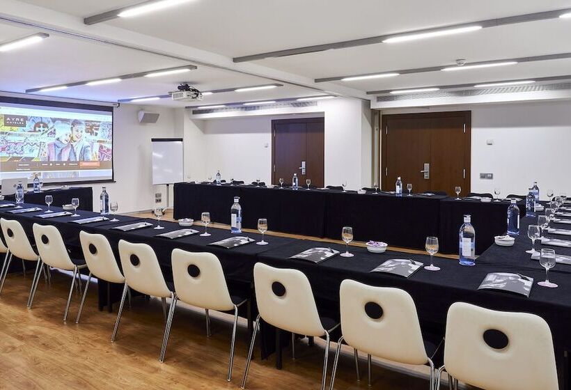 هتل Indigo Barcelona Plaza Espana, An Ihg