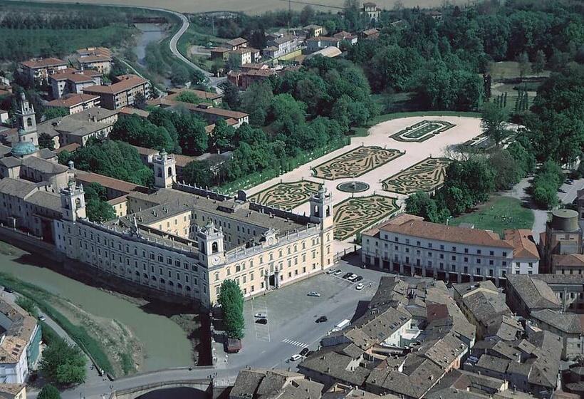 בית מלון כפרי Ayri