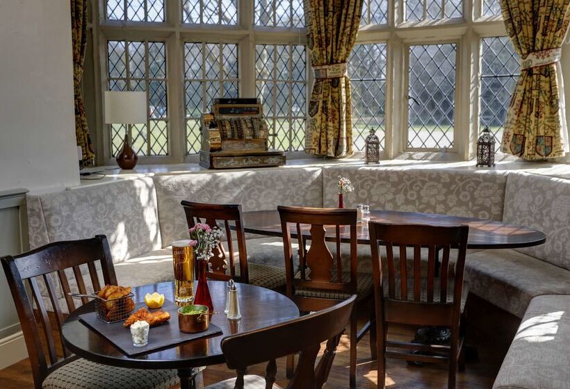 Отель Best Western Walworth Castle