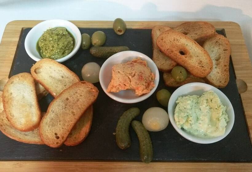 فندق Bluestone Motor Inn