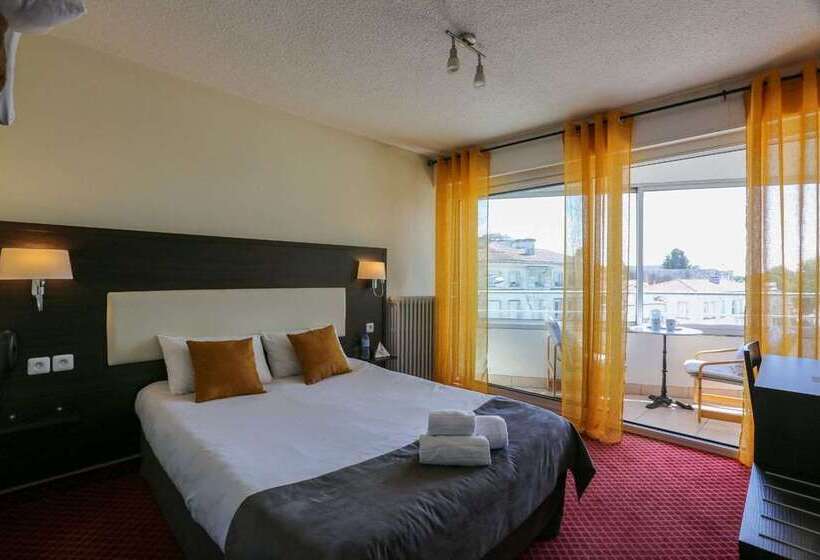 Brit Hotel Bleu Nuit