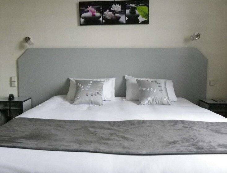 Brit Hotel Bleu Nuit