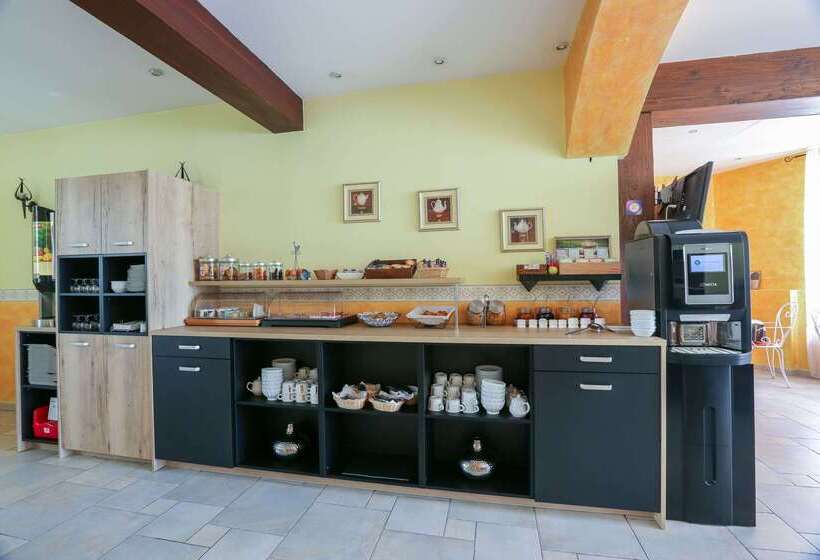 Brit Hotel Bleu Nuit