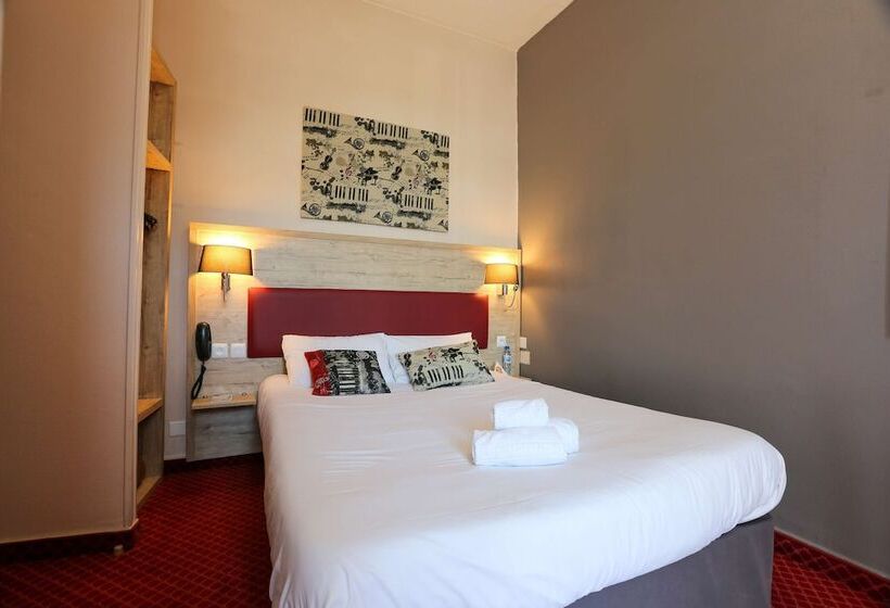 Brit Hotel Bleu Nuit