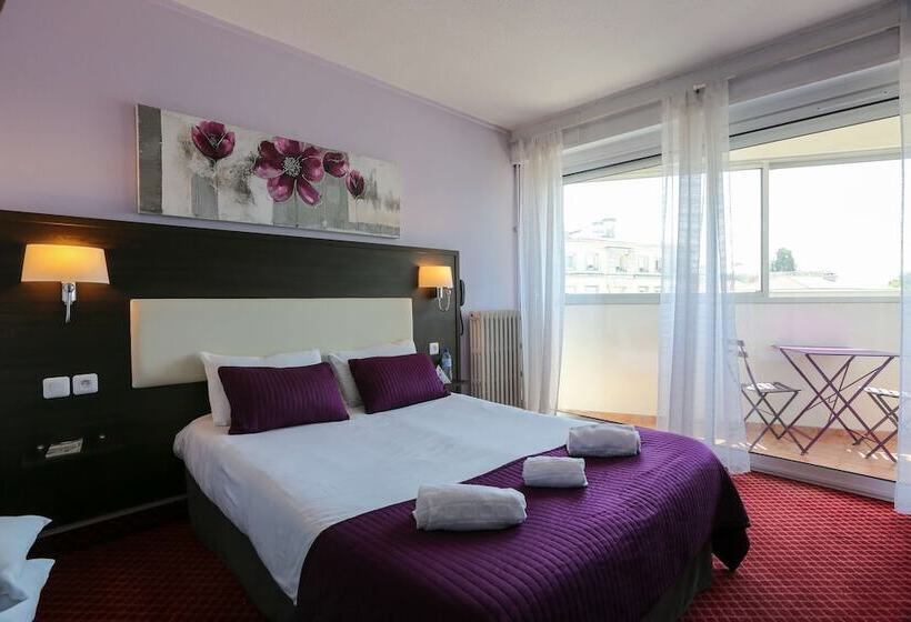 Brit Hotel Bleu Nuit